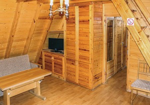 Gorgeous home in Lukecin with kitchen