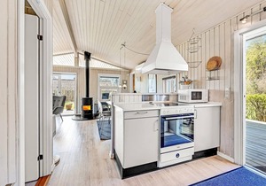 Gorgeous home in Rudkøbing with WiFi