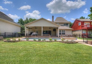 Gorgeous Lakefront Home w/Pool and Spa on quite/protected cove on Lake Conroe