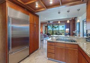 Gorgeous Oceanfront Terrace Condo - Near Beach Club!