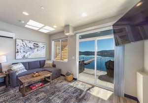 Gorgeous Triplex Unit With Spectacular Lake Views!