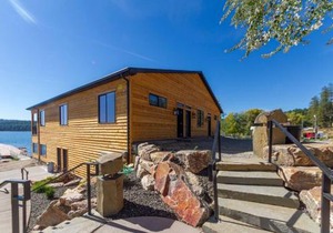 Gorgeous Triplex Unit With Spectacular Lake Views!