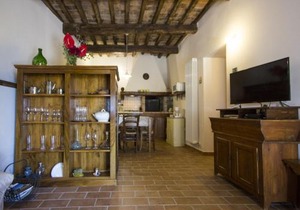 Graceful Holiday Home in Acqualagna with Swimming Pool