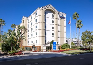 GREAT DEAL! 2 Amazing Units Close to Disneyland! Shuttle Service, Pool!