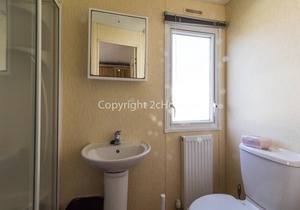 Great dog friendly caravan by the beach at North Denes in Suffolk ref 40097ND