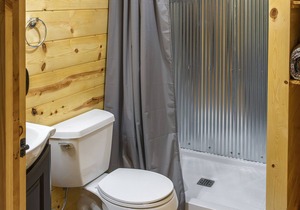 Great River Road Cabin on the Mississippi Backwaters Eagle Cabin