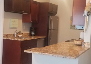 Great spot for a sunny, hassle free vacation. Clean, safe close to the beach.