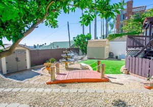 Great Views Studio apartment near Little Italy