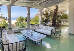 Green Coral - 1950's Luxury Villa