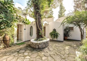 Green Coral - 1950's Luxury Villa
