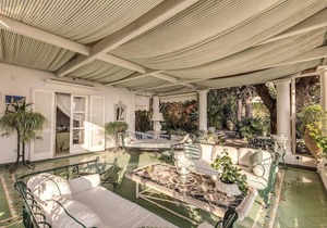 Green Coral - 1950's Luxury Villa