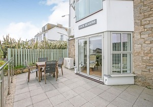 Ground floor, 2 bedroom, Sea view, EV Charger, Large terrace, Free parking