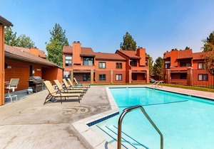Ground-Level Condo w/Pellet Stove, Deck & Shared Hot Tub/Pool - 1 Mile to Lifts