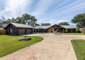 Guadalupe Bluff Log Cabin