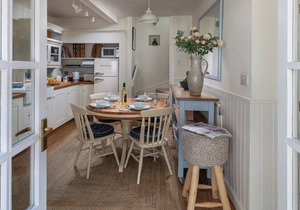 Hall Cottage, Baslow, near Chatsworth House, sleeps 4