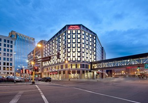 Hampton Inn & Suites - Minneapolis/Downtown