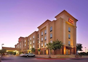 Hampton Inn & Suites San Antonio Airport