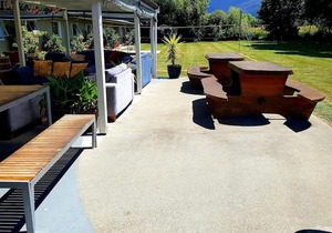 Happy Apple Backpackers