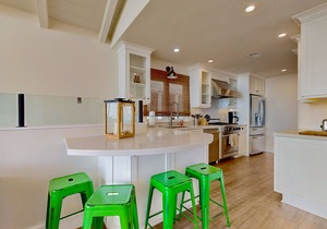 Harbor view dual family home with beach access, balcony & washer/dryer