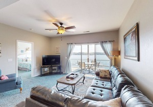 HARBOUR TOWNE 707W | 3 Bed, 2 Bath