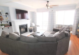 Harbour Towne Condo - Beautifully Decorated, Incredible Lake View, Minimal Steps, Inquire for Slip!