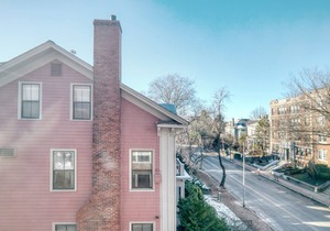 Harvard Sq 1BR w/Balcony, near Shops & Campus by Blueground