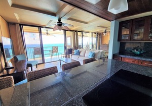 Hawaiian Princess - Remodeled beachfront with spectacular view
