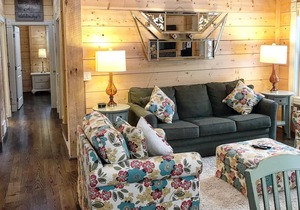 Heated Pool - Pool is open! Cozy, unique cottage just minutes from Saugatuck