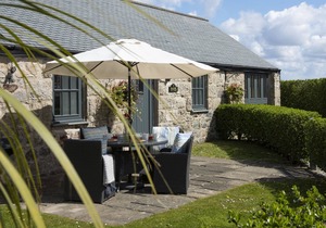 Heather Cottage is both beautiful and ideally located for the beaches