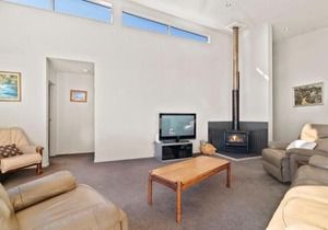 Hikuwai Family Retreat - Albert Town Holiday Home