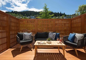 Hillside Villa 1 – Modern 2BR Walk to Town & A/C