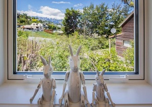 Hillside Villa 3 – Modern 2BR Walk to Town & A/C