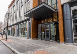 Hip Kendall Square Studio w/W/D, Gym & Concierge near MIT, by Blueground