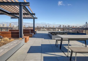 Hip Lincoln Park Studio w/Lounge, Roof & Gym, near DePaul, by Blueground