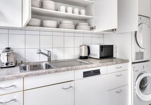 Hip Wipkingen 3.5 Room w/ Storage & W/D, 2 mins to Market, by Blueground