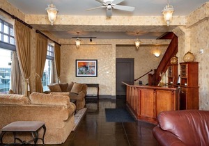 Historic Hotel Condon