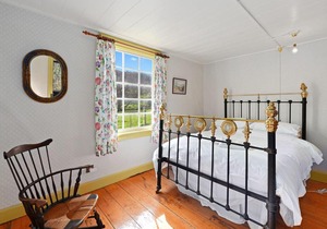 Historic Pavitt Cottage - Robinsons Bay Holiday Home