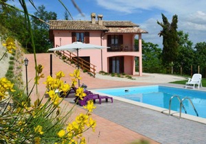 Holiday apartment with terrace and pool