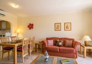 Holiday Apartment in Albufeira resort with Self Check-in, Wi-Fi, Terrace & Shared Pools