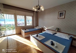 Holiday apartment with sea view 60 m from the beach