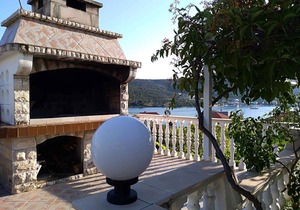 Holiday apartment with sea view 60 m from the beach