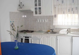 Holiday apartment with sea view 60 m from the beach