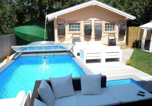 Holiday apartment with pool and air conditioning
