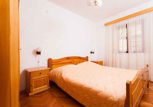 Holiday apartment with sea view and balcony only 50 m from the beach
