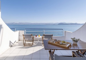 Holiday beach Studio, Unique sea view balcony, near Nafplio, Mycenae, Epidaurus