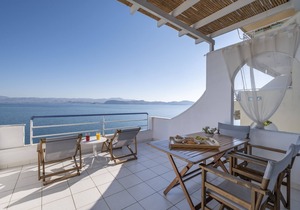 Holiday beach Studio, Unique sea view balcony, near Nafplio, Mycenae, Epidaurus