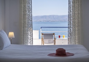 Holiday beach Studio, Unique sea view balcony, near Nafplio, Mycenae, Epidaurus