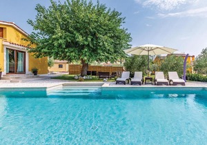 Holiday Home Barban with Fireplace I