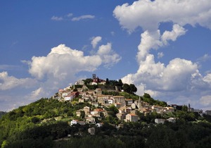 Holiday Home in Burici with Terrace, Air condition, WIFI, Washing machine (4282-3)