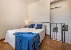 Holiday Home "Capitana Rooms" with Air Conditioning, Wi-Fi & Terrace